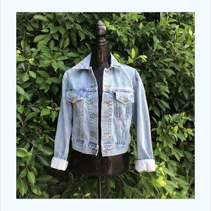 Light blue jean jacket button up with pockets